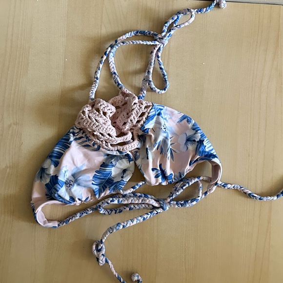 Frankie’s Bikinis Crochet Mimi Hawaiian Blush Tropical Pink Blue Floral Top - Picture 7 of 10